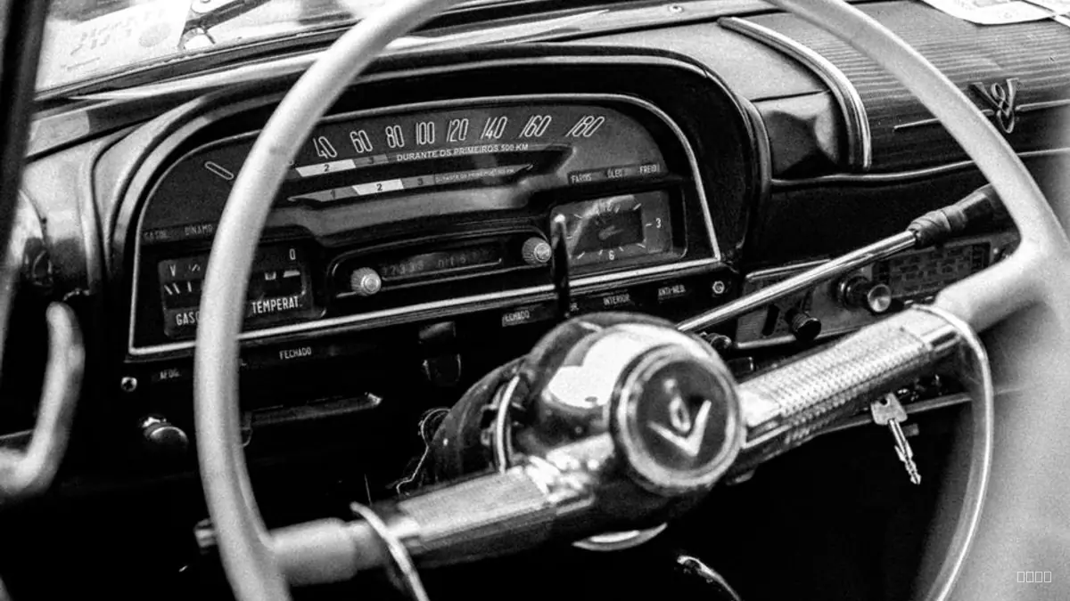 엔진오일 교체 후 계기판 경고등이 안 꺼지는 이유와 조치 방법 결론