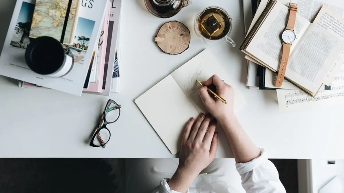 how to build a one person newsletter business from scratch in detail