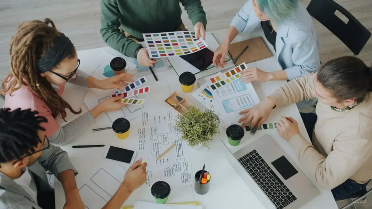 how to price your first digital online course as a solopreneur in detail