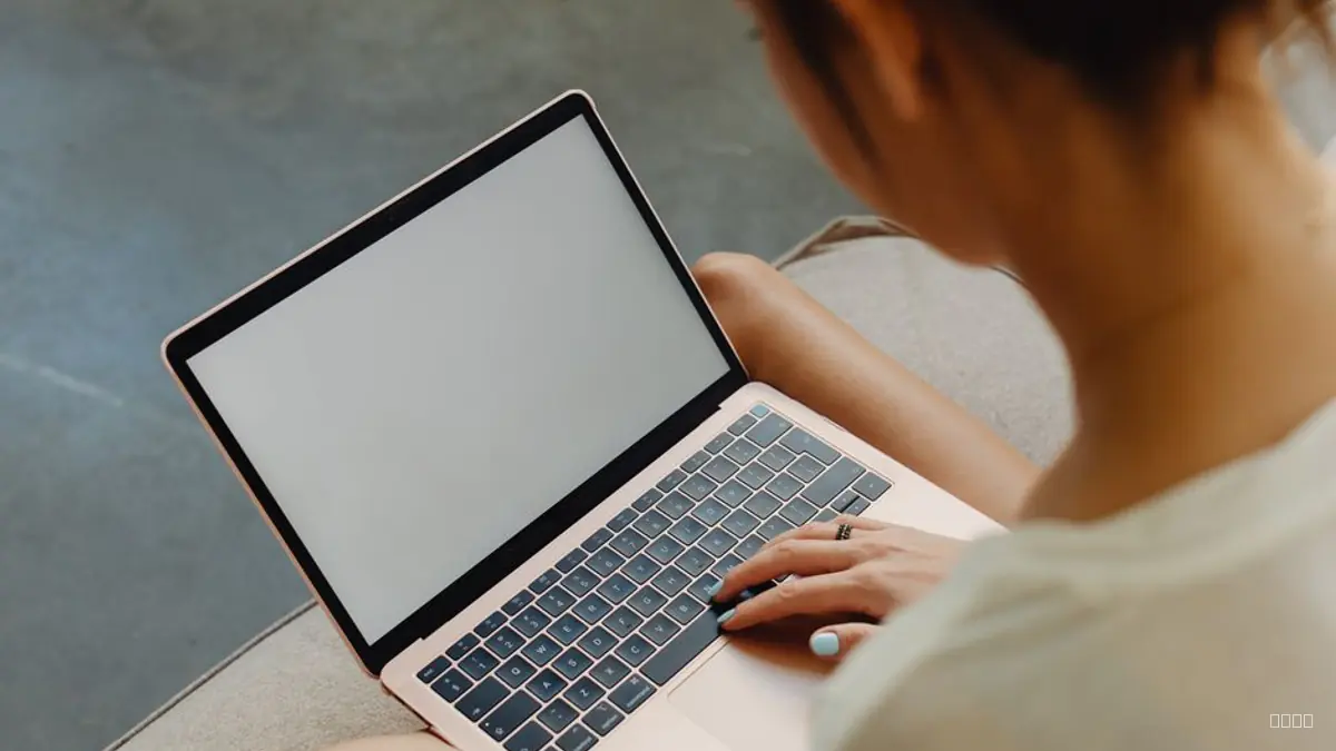 How to Start a Newsletter for Solo Founders