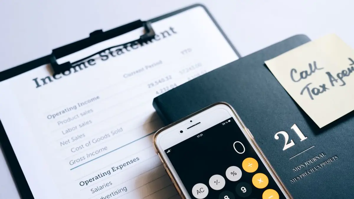 Beehiiv vs Substack Pricing and Revenue Split for Solo Newsletter Creators